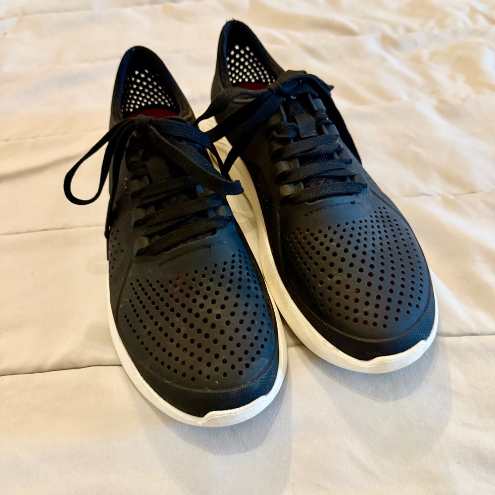 Crocs Literide Pacer Running Sneakers Womens Black White Lace-Up Low Top Sz 10